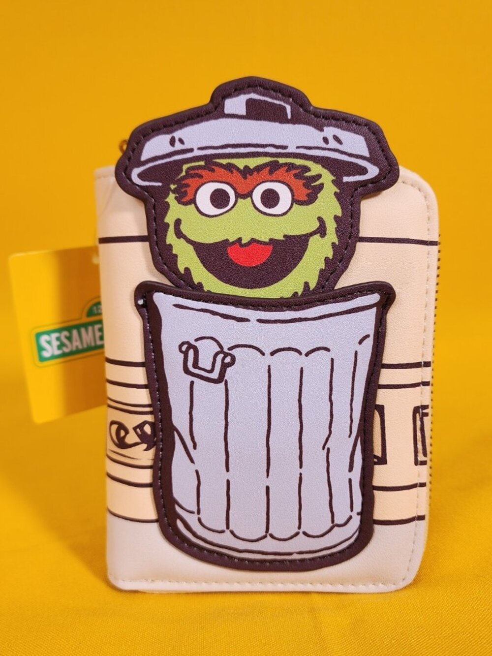 Sesame Street Oscar the Grouch Trash Can Pop Up Small Zip Wallet NEW